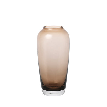 Leta glasvas från Blomus med höjden 17,8 cm i färgen Coffee